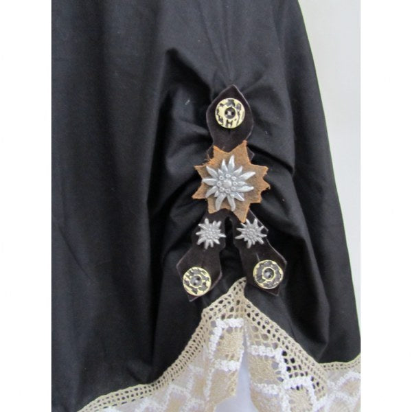 TRachtenrok met mieder details