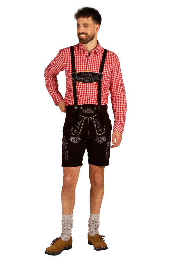 Lederhose Jonas donkerbruin gedragen door man met geruite blouse