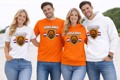Vier personen in oranje en witte hoodies – Koningsdag WK 2026 feestkleding